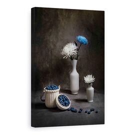 Tablou Canvas - Natura Statica Cu Afine, Flori, Albastru, Coacaze, Alb, Vaza - - Roveli