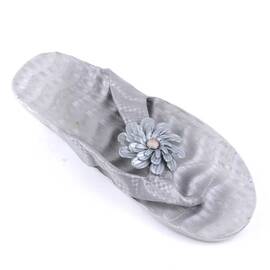 ​Papuci de dama, flip -flop , cu decor floare LB-A46-SILVER, Culoare (12): Argintiu, Marime (12): 41 - - Roveli