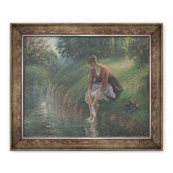 Tablou inramat - Camille Pissarro - Femeie scaldat picioarele ei intr-un parau - - Roveli