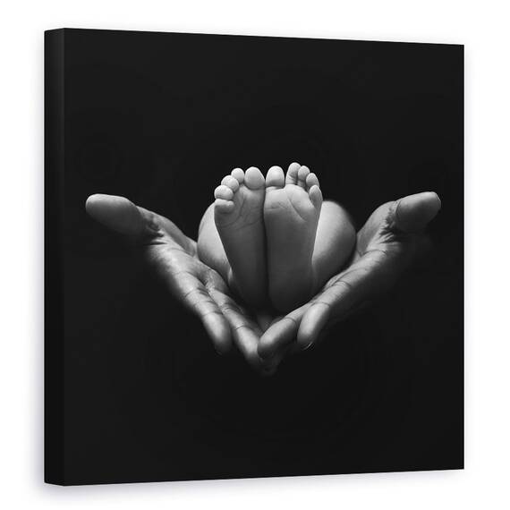 Tablou Canvas - Un Mic Miracol, Copil, Dragut, Mana, Nou-Nascut, Dragoste, Marime: 90 x 90 cm - - Roveli