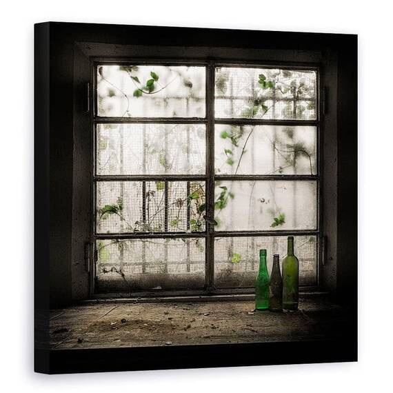 Tablou Canvas - Natura Moarta Cu Butelie Din Sticla - - Roveli