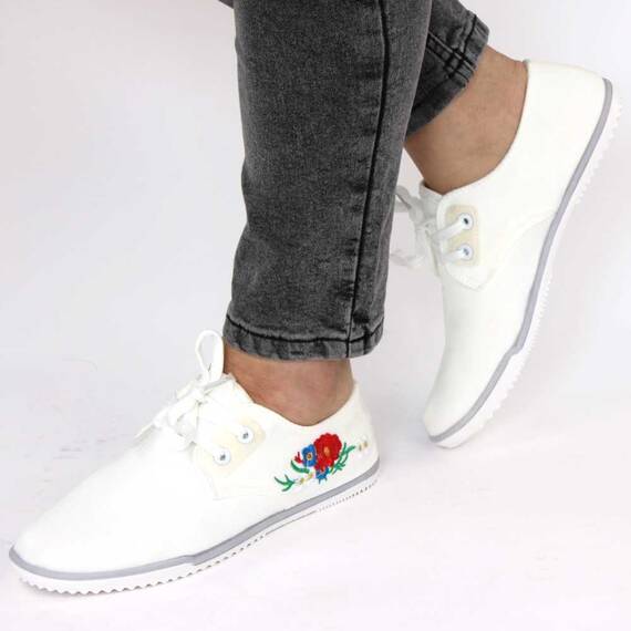 Tenisi de dama, cu broderie pe lateral, usori si confortabili X-1453-WHITE, Culoare (12): Alb, Multicolor, Marime (12): 39 - - Roveli