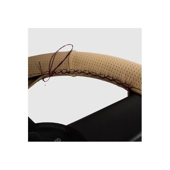 Husa volan din PIELE CREM, pentru autoturisme,  diametru 37 - 39 cm, cu ac si ata (se coase, aspect ORIGINAL) - - Roveli