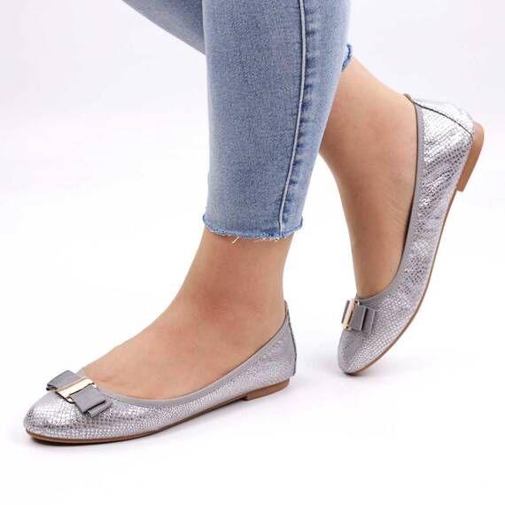 ​Balerini  de dama , cu accesoriu auriu , cu reflexii stralucitoare HR21603-SILVER, Culoare (12): Argintiu, Marime (12): 39 - - Roveli