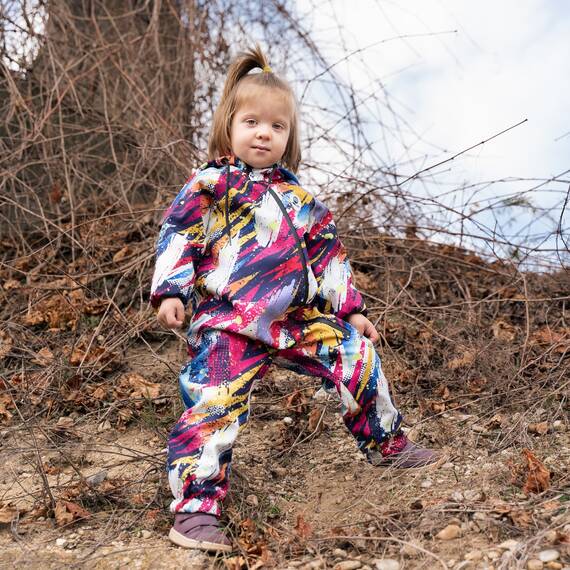 Salopeta impermeabila pentru copii Kidscare, cu protectie la vant si ploaie cu imprimeu Graffiti, Marime (132): 122 - - Roveli