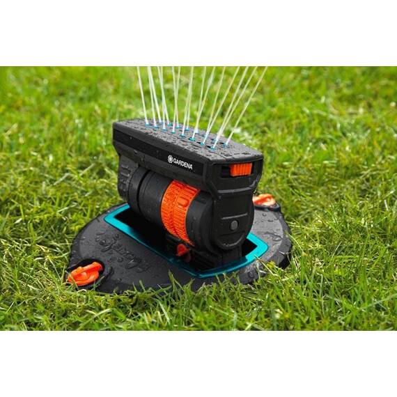 ​Aspersor, oscilant, raza de actiune 2-15 m, cu filtru de impuritati integrat, aria de udare reglabila de la 2–140 mp, debit reglabil - 2- Roveli