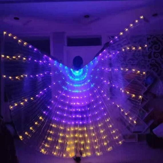 Aripi de dans fluture DacEnergy©, pentru spectacol, cu Led, 360 de grade,  2 bete extensibile, 145x300 cm, 3 culori, albastru, mov si auriu - - Roveli