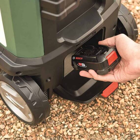 ​Aparat de spalat cu presiune Bosch, patru modele de stropit, presiune reglabila a apei, SmartBrush, 18V Li-Ion, cu rezervor 15 l, fara acumulator - 5- Roveli