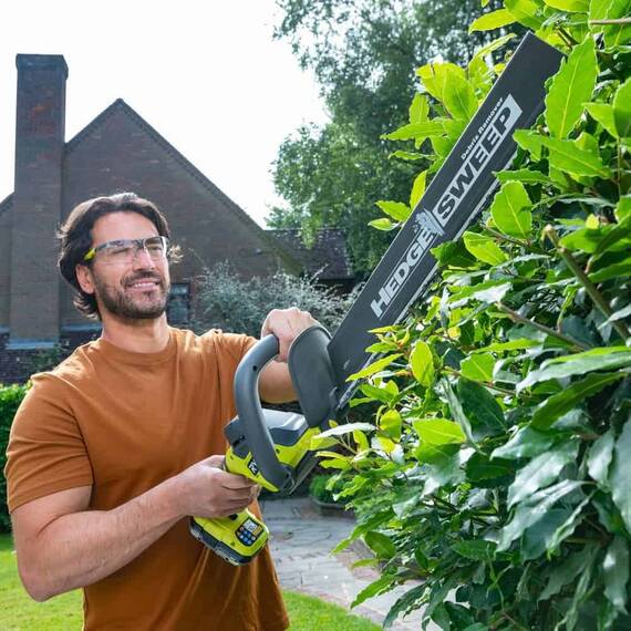 ​Foarfeca electrica pentru tuns gard viu Ryobi, lama din otel, 45 cm, cu acumulator 2 Ah, 18 V - 2- Roveli