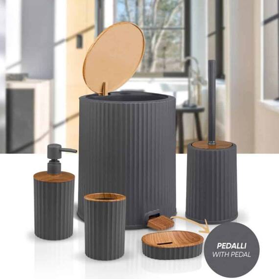 Set accesorii baie, realizat din plastic, cos gunoi, perie WC, dozator sapun lichid, pahar baie pentru igiena personala si sapuniera, culoarea antracit si lemn - 4- Roveli