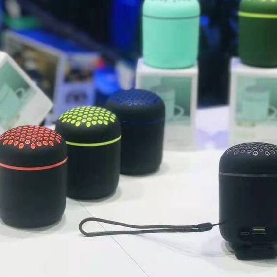 Difuzor mini portabil cu lumini LED : Culoare - rosu, Culoare (tm): verde - 4- Roveli