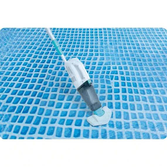 ​Aspirator fara fir pentru curatarea spa-urilor si piscinelor de gradina Intex, tija telescopica, cablu USB inclus, 2 capete de periuta inlocuibile, 4V Ni-MH, 45 litri/ora, 0,8 L - 2- Roveli