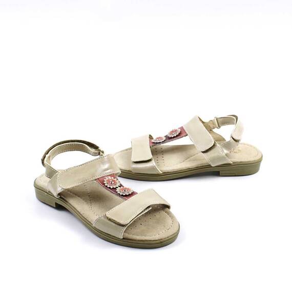 Sandale din piele naturala , lacuita , pentru fetite , decorate cu flori  7202-BEJ, Culoare (12): Bej, Marime (12): 31 - 2- Roveli