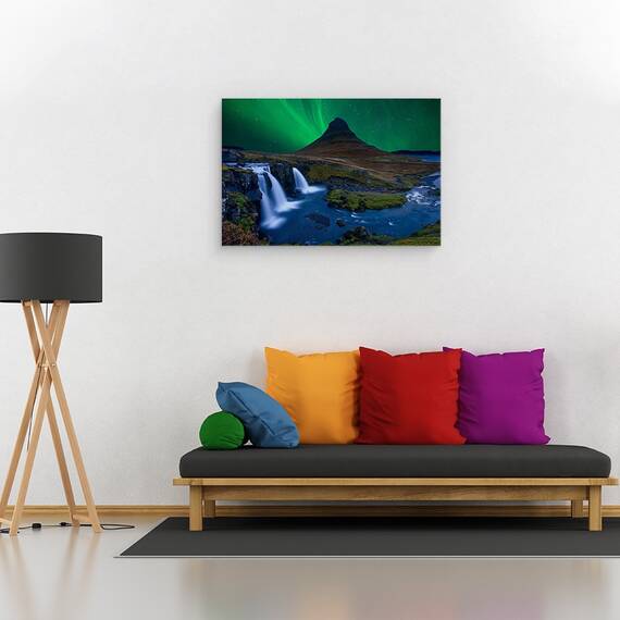Tablou canvas - Kirkjufell Sub Un Cer Verde Boreal, Islanda, Grundarfjordur, Aurora, Cascada, Peisaj, 60 x 90 cm - 2- Roveli