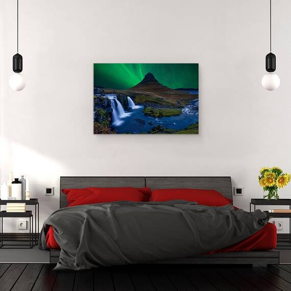 Tablou canvas - Kirkjufell Sub Un Cer Verde Boreal, Islanda, Grundarfjordur, Aurora, Cascada, Peisaj, 40 x 60 cm - 3- Roveli