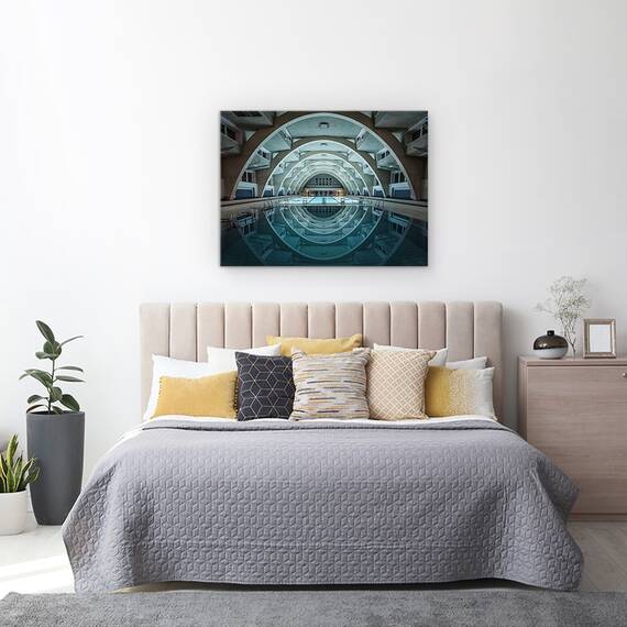 Tablou Canvas - Inotand In Noapte, Marime: 50 x 70 cm - 3- Roveli
