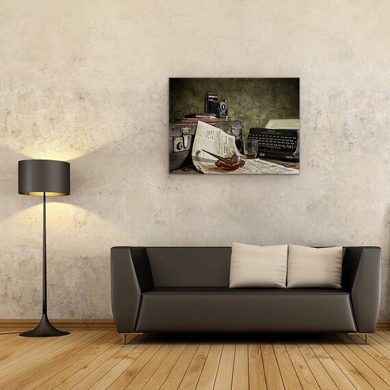 Tablou Canvas - Jonnie Walker Corespondent De Razboi, Camera, Natura Moarta, Vintate, Old, Clasic, Marime: 50 x 70 cm - 2- Roveli