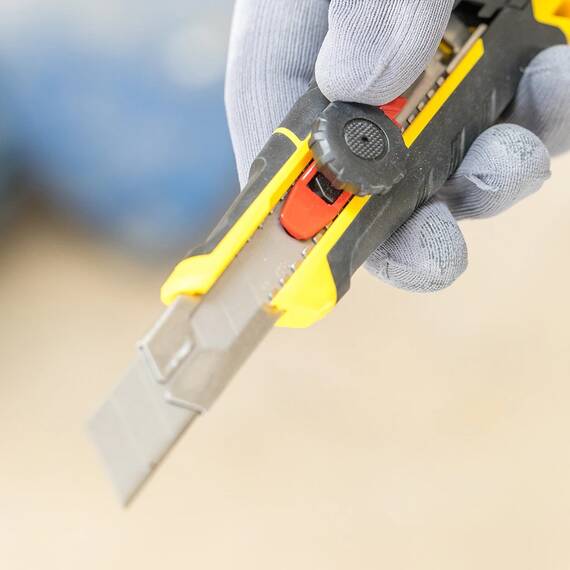 Stanley FMHT10329-0 Cutter Fatmax cu rotita 18mm - - Roveli