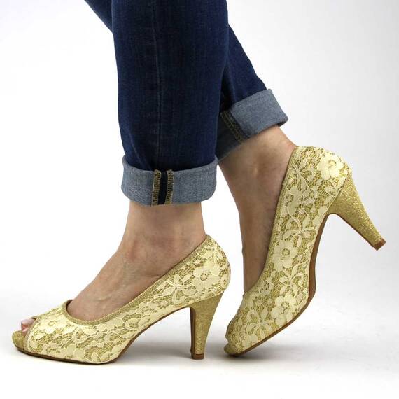 Pantofi de dama eleganti cu platforma, din dantela si insertii aurii​ A7-11-GOLD, Marime (12): 40 - - Roveli
